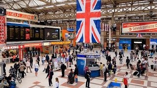 A Walk Through The London Victoria Station London England [upl. by Tteve648]